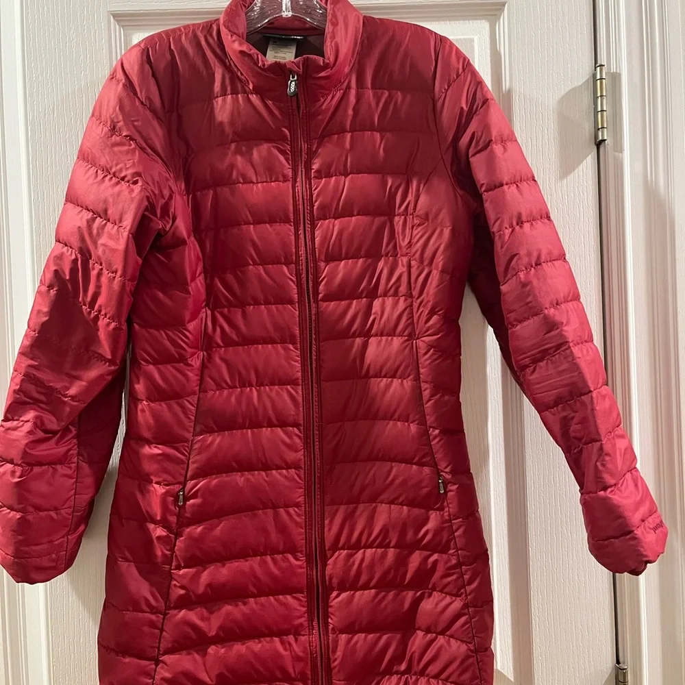 Patagonia women's lightweight medium length down parka - Picture 1 of 3